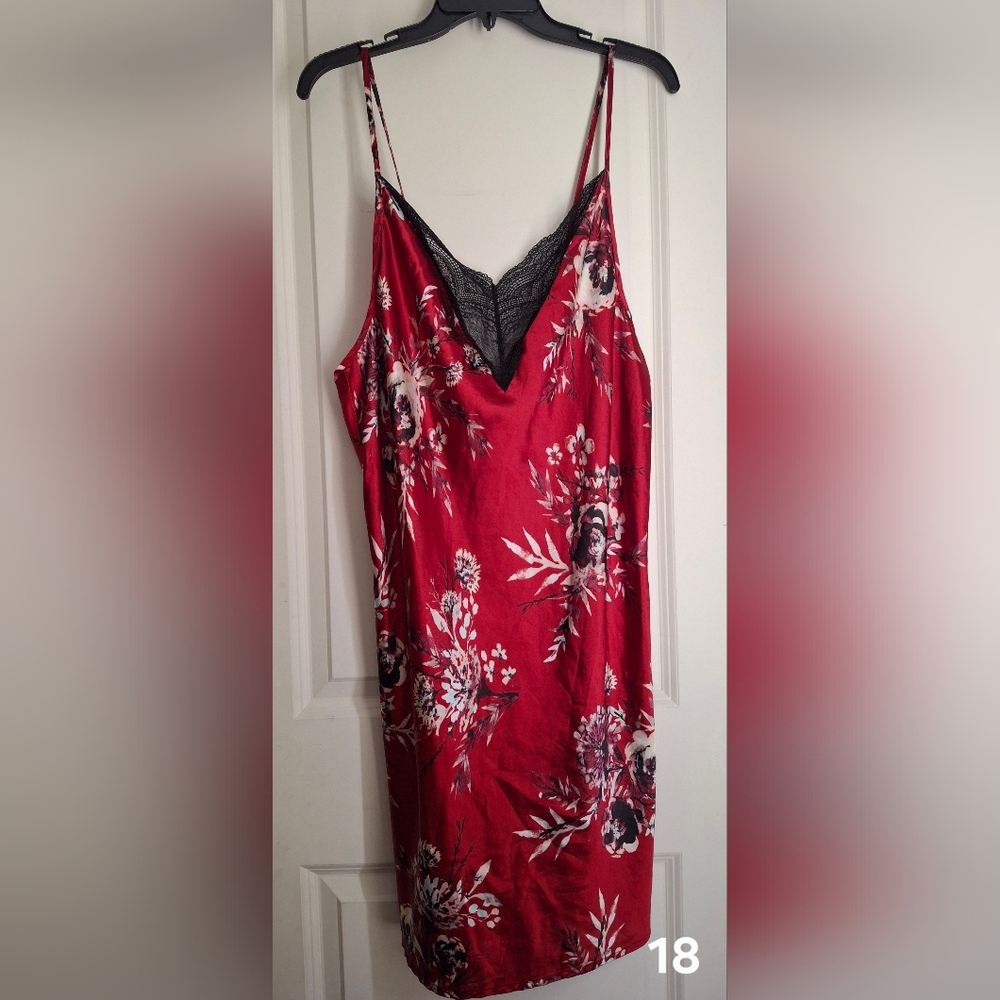 Guilligan & Omalley Floral Lace Trim Satin Nightgown Sz L GOTH Vamp Romantic Lac